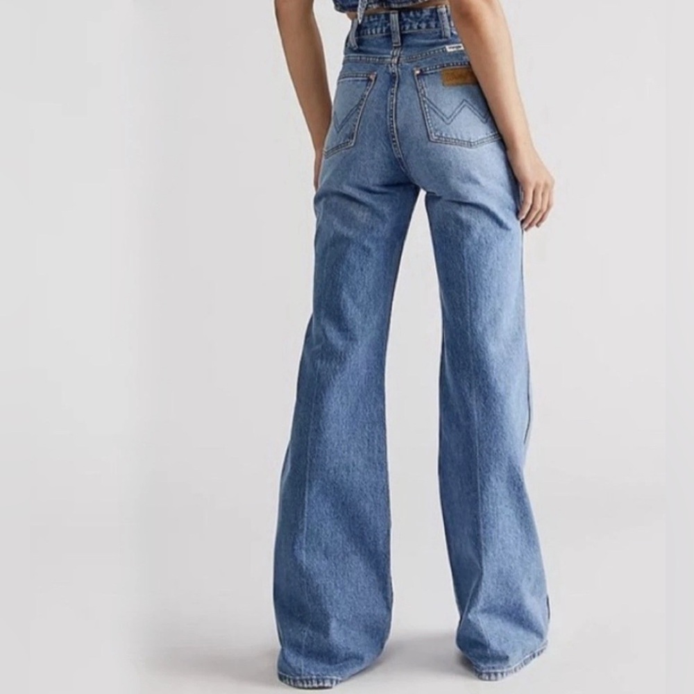WRANGLER Wanderer 622 Jeans size 26 High Rise Flare 30” Inseam Bell Bottoms - Picture 3 of 13